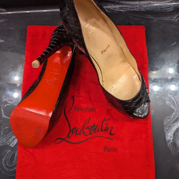 Black snake skin peek toe size 10 Red Bottom - Picture 5 of 17